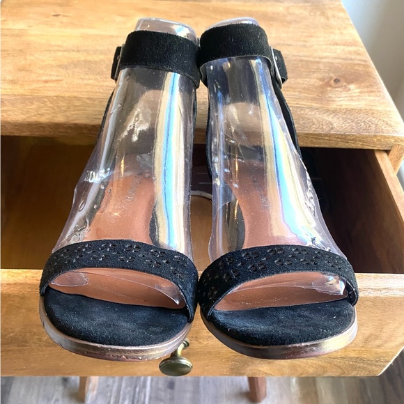 Lucky Brand Odonnah black suede laser cut out ankle strap block heels Size 7 - Picture 7 of 10